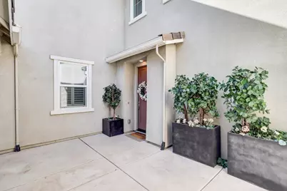 8161 Triplefin Way, Elk Grove, CA 95757 - Photo 6