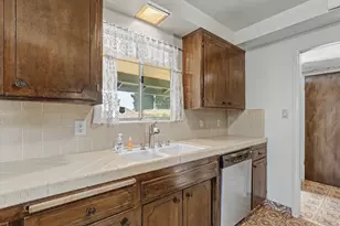 7077 Reichmuth Way, Sacramento, CA 95831 - Photo 12