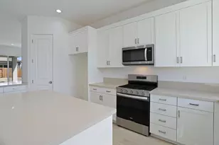 2298 Dilip Dr, Manteca, CA 95337 - Photo 8