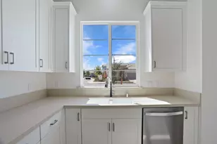 2298 Dilip Dr, Manteca, CA 95337 - Photo 10