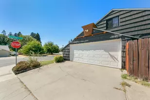 6030 Parkoaks Dr, Citrus Heights, CA 95621 - Photo 4