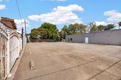 1133 E Harding Way, Stockton, CA 95205 - Photo 38