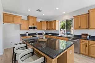 866 Raccoon Valley Dr, Manteca, CA 95336 - Photo 8