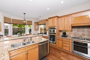 2009 Thorncroft Ln, Roseville, CA 95747 - Photo 14