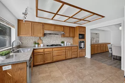 7264 Riverwind Way, Sacramento, CA 95831 - Photo 40