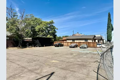 949 S Wilson Way, Stockton, CA 95205 - Photo 4
