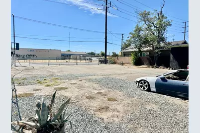 949 S Wilson Way, Stockton, CA 95205 - Photo 2