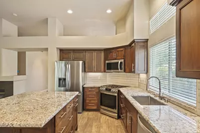 929 Lake Canyon Avenue, Galt, CA 95632 - Photo 12