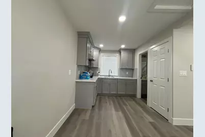 180 N Airport Way #B, Manteca, CA 95337 - Photo 4