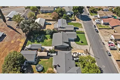 320 S Western Avenue, Waterford, CA 95386 - Photo 32