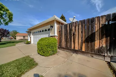 1007 Lourence Drive, Tracy, CA 95376 - Photo 48