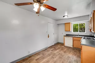 7300 Arleta Ct, Sacramento, CA 95823 - Photo 10