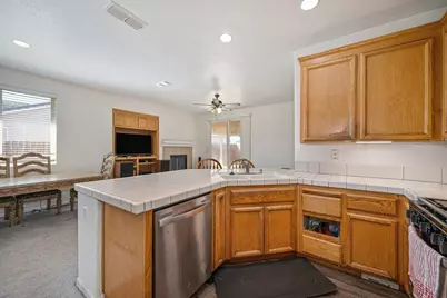 7340 Del Prado Court, Sacramento, CA 95828 - Photo 8