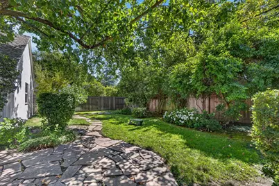 452 Blackwood Street, Sacramento, CA 95815 - Photo 40