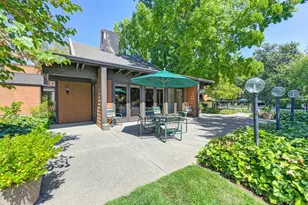 2200 Woodside Ln, Sacramento, CA 95825 - Photo 36