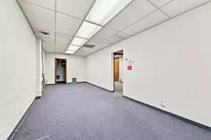 909 Fee Dr, Sacramento, CA 95815 - Photo 46