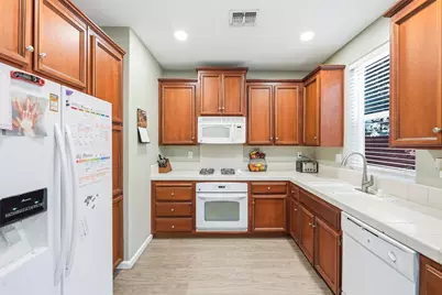 2875 Tourbrook Way, Sacramento, CA 95833 - Photo 10
