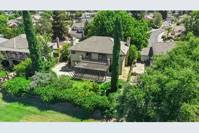 9201 Laguna Lake Way, Elk Grove, CA 95758 - Photo 4