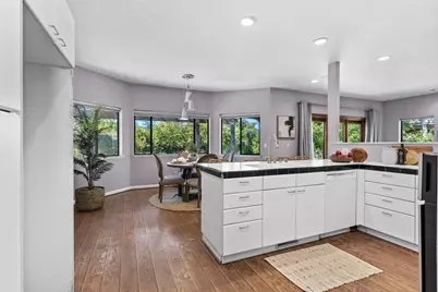 9201 Laguna Lake Way, Elk Grove, CA 95758 - Photo 32