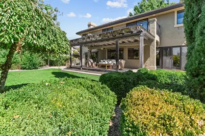 9201 Laguna Lake Way, Elk Grove, CA 95758 - Photo 68
