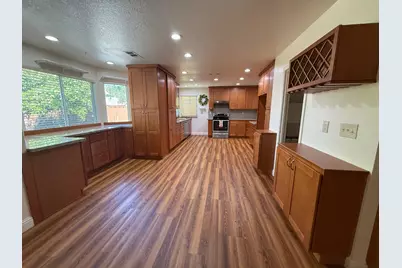 1068 Sandra Street, Los Banos, CA 93635 - Photo 10