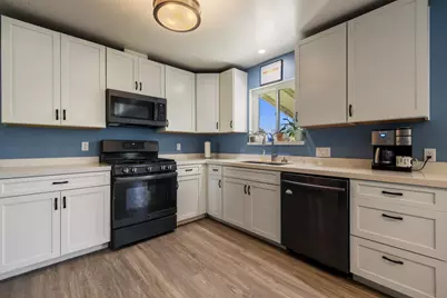 800 Frank Court, Manteca, CA 95336 - Photo 12