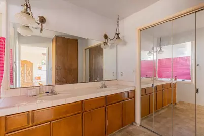 7810 Elsie Avenue, Sacramento, CA 95828 - Photo 36