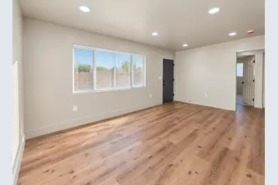 130 N Grape Street, Visalia, CA 93291 - Photo 6