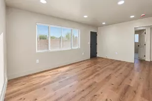 130 N Grape St, Visalia, CA 93291 - Photo 6