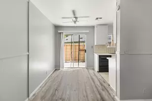 8208 Center Pkwy, Sacramento, CA 95823 - Photo 10