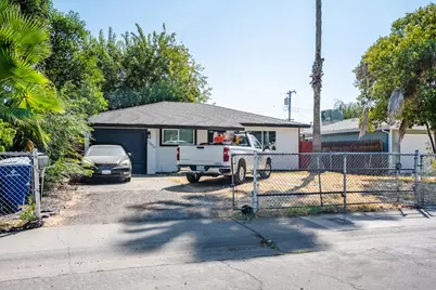 7806 37th Avenue, Sacramento, CA 95824 - Photo 1