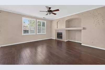 3201 Claudine Court, Elk Grove, CA 95757 - Photo 8