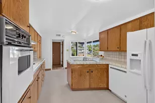 6266 Heathcliff Dr, Carmichael, CA 95608 - Photo 16