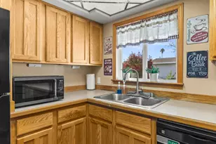 8117 Lichen Dr, Citrus Heights, CA 95621 - Photo 18