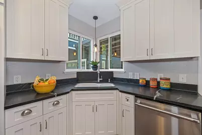 1940 Vallejo Way, Sacramento, CA 95818 - Photo 6