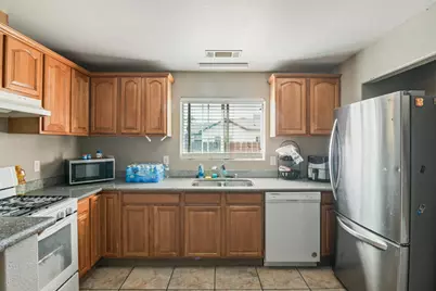 1329 Irwin Avenue, Escalon, CA 95320 - Photo 6