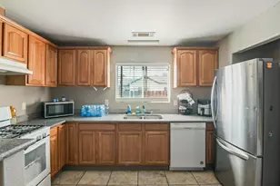 1329 Irwin Ave, Escalon, CA 95320 - Photo 6