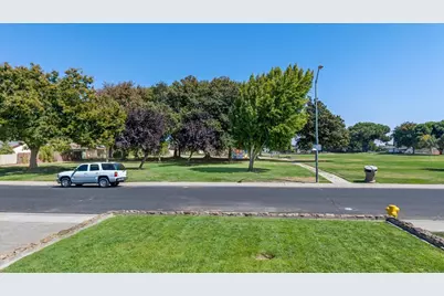 1041 Parkside Avenue, Manteca, CA 95336 - Photo 66