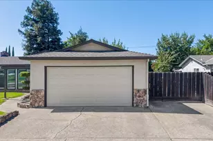 1041 Parkside Ave, Manteca, CA 95336 - Photo 8