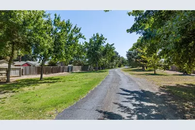 1041 Parkside Avenue, Manteca, CA 95336 - Photo 68