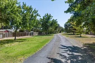 1041 Parkside Ave, Manteca, CA 95336 - Photo 68