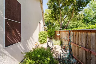 9332 Nestani Way, Elk Grove, CA 95758 - Photo 18
