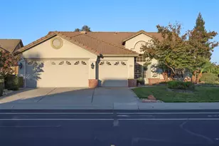 8731 Freesia Dr, Elk Grove, CA 95624 - Photo 2