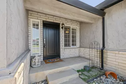 1730 Colombard Court, Escalon, CA 95320 - Photo 4