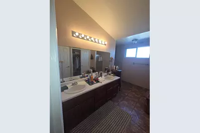 8187 Aden Way, Sacramento, CA 95828 - Photo 14