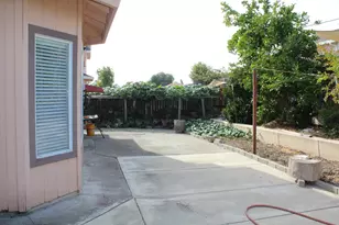 8187 Aden Way, Sacramento, CA 95828 - Photo 22
