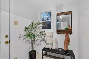 1930 Larkin Wy, Sacramento, CA 95818 - Photo 2