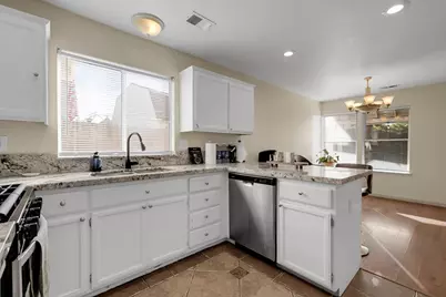 5639 Greenoaks Court, Riverbank, CA 95367 - Photo 8