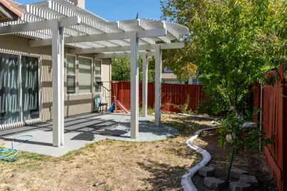 2000 Blackridge Avenue, Sacramento, CA 95835 - Photo 8