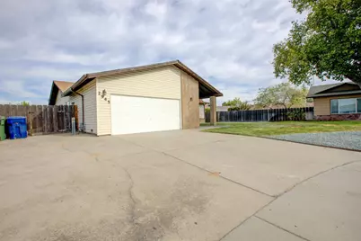 2945 Hughes Court, Turlock, CA 95382 - Photo 12